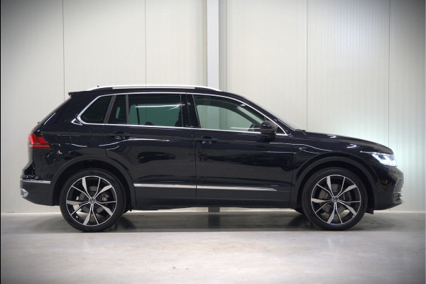 Volkswagen Tiguan 1.4 TSI eHybrid Elegance Business | Stoelverwarming | Stuurverwarming | Massage | iQ Light | Trekhaak | Ambiance Verlichting | Adaptive Cruise Control | Keyless | Apple Carplay | Navigatie | SOH 85,33%