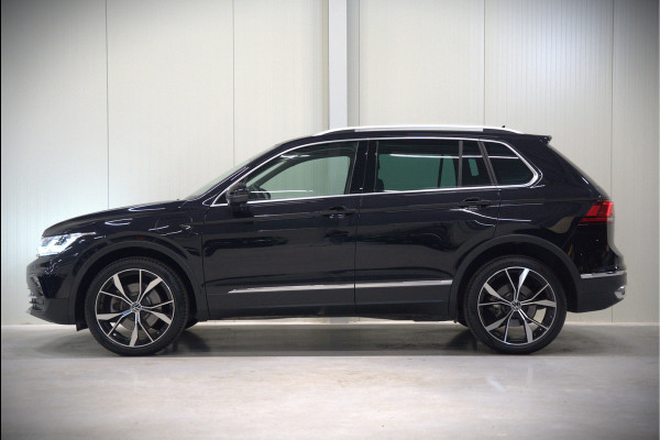 Volkswagen Tiguan 1.4 TSI eHybrid Elegance Business | Stoelverwarming | Stuurverwarming | Massage | iQ Light | Trekhaak | Ambiance Verlichting | Adaptive Cruise Control | Keyless | Apple Carplay | Navigatie | SOH 85,33%