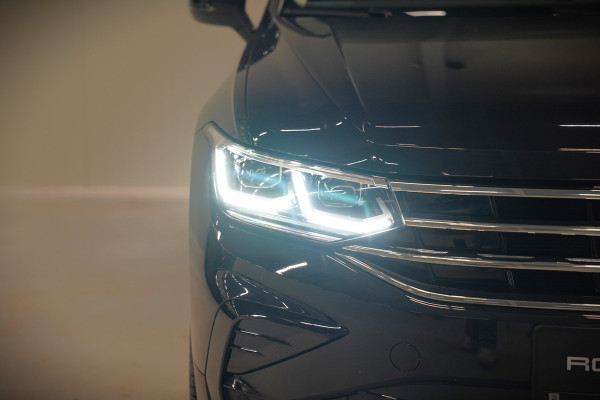 Volkswagen Tiguan 1.4 TSI eHybrid Elegance Business | Stoelverwarming | Stuurverwarming | Massage | iQ Light | Trekhaak | Ambiance Verlichting | Adaptive Cruise Control | Keyless | Apple Carplay | Navigatie | SOH 85,33%