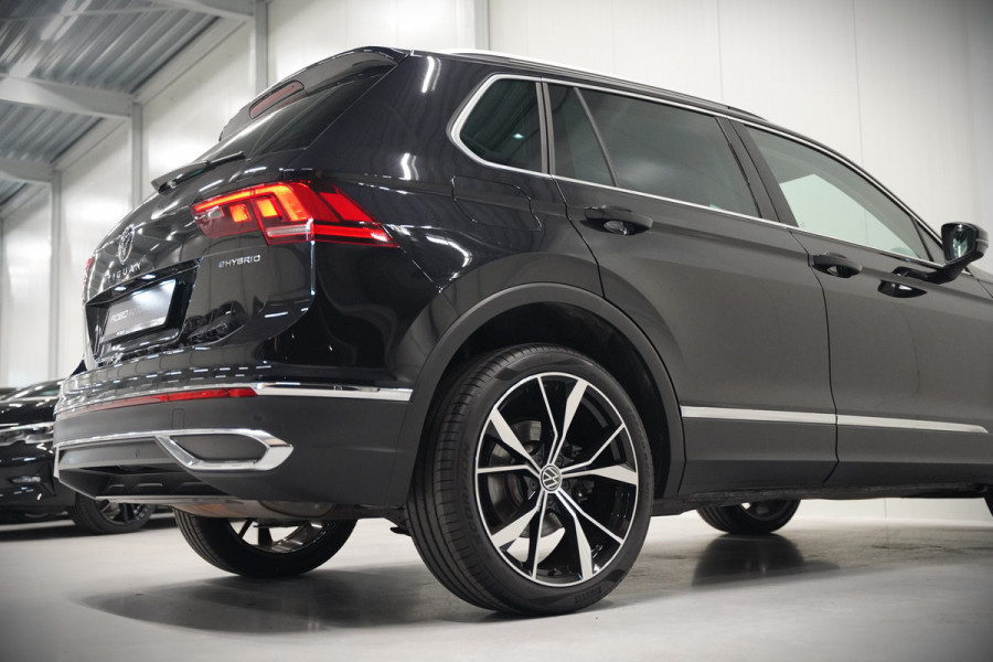 Volkswagen Tiguan 1.4 TSI eHybrid Elegance Business | Stoelverwarming | Stuurverwarming | Massage | iQ Light | Trekhaak | Ambiance Verlichting | Adaptive Cruise Control | Keyless | Apple Carplay | Navigatie | SOH 85,33%
