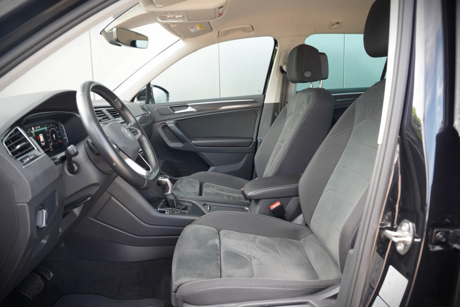Volkswagen Tiguan 1.4 TSI eHybrid Elegance Business | Stoelverwarming | Stuurverwarming | Massage | iQ Light | Trekhaak | Ambiance Verlichting | Adaptive Cruise Control | Keyless | Apple Carplay | Navigatie | SOH 85,33%