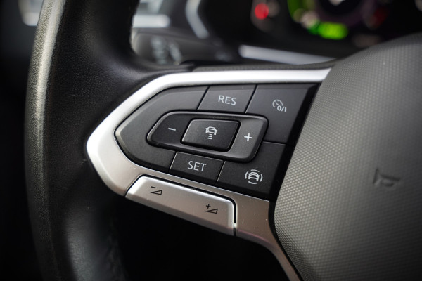 Volkswagen Tiguan 1.4 TSI eHybrid Elegance Business | Stoelverwarming | Stuurverwarming | Massage | iQ Light | Trekhaak | Ambiance Verlichting | Adaptive Cruise Control | Keyless | Apple Carplay | Navigatie | SOH 85,33%