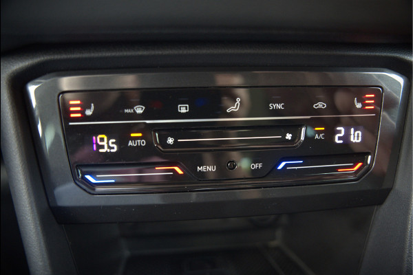 Volkswagen Tiguan 1.4 TSI eHybrid Elegance Business | Stoelverwarming | Stuurverwarming | Massage | iQ Light | Trekhaak | Ambiance Verlichting | Adaptive Cruise Control | Keyless | Apple Carplay | Navigatie | SOH 85,33%