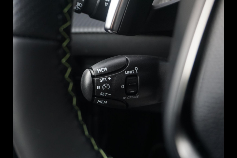 Peugeot 208 1.2 Hybrid 110 e-DCS6 GT | TOT 8 JAAR GARANTIE | ALCANTARA INTERIEUR