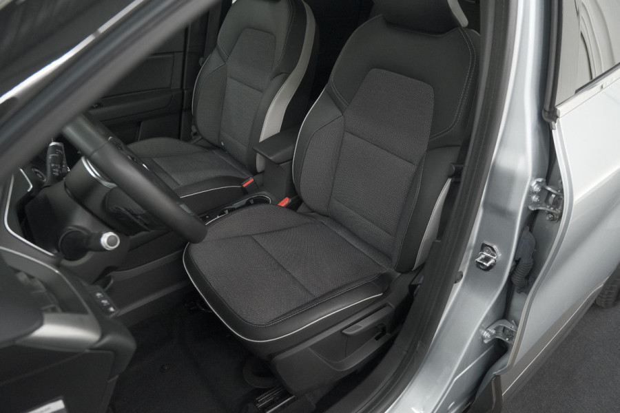 Renault Captur Mild Hybrid 140 Intens | Trekhaak | Camera | Apple Carplay | 18 Inch Lichtmetalen Velgen