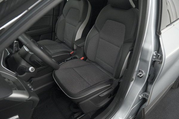 Renault Captur Mild Hybrid 140 Intens | Trekhaak | Camera | Apple Carplay | 18 Inch Lichtmetalen Velgen