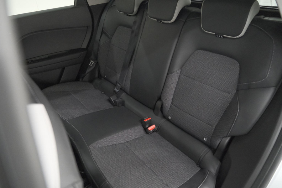 Renault Captur Mild Hybrid 140 Intens | Trekhaak | Camera | Apple Carplay | 18 Inch Lichtmetalen Velgen