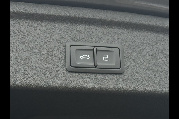 Audi A3 Sportback 45 TFSI e | Pano | Matrix | Memory | RS stoelen | Camera | Keyless | Bang Olufsen | Sfeerverlichting | 1e eig.