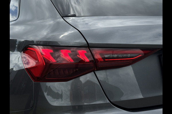 Audi A3 Sportback 45 TFSI e | Pano | Matrix | Memory | RS stoelen | Camera | Keyless | Bang Olufsen | Sfeerverlichting | 1e eig.