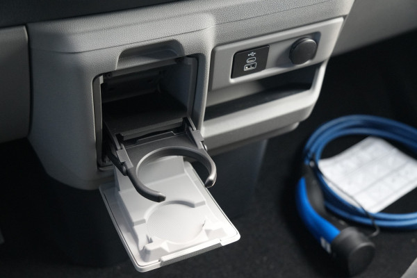 Ford Transit Custom 340 2.5 PHEV L2H1 Limited 232pk 9 Zits - Keyless - ACC - Blindspot - Camera - Carplay - Navi - Prijs excl. BTW - Rijklaar