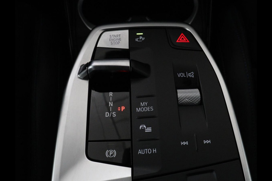 BMW X1 xDrive23i M-sport | Panoramadak | Head-up | Harman Kardon | Stuur/Stoelverwarming | 360 camera | Carplay | Memory | Climate control | Sfeerverlichting | Full LED | Leder / Alcantara