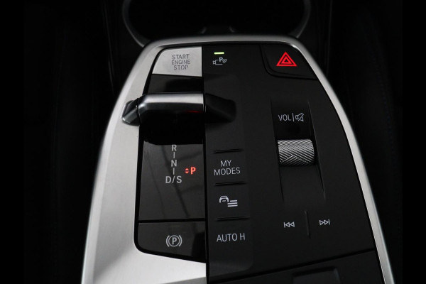 BMW X1 xDrive23i M-sport | Panoramadak | Head-up | Harman Kardon | Stuur/Stoelverwarming | 360 camera | Carplay | Memory | Climate control | Sfeerverlichting | Full LED | Leder / Alcantara