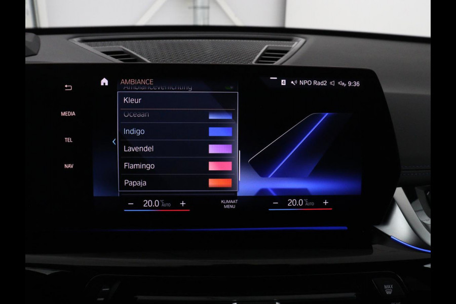 BMW X1 xDrive23i M-sport | Panoramadak | Head-up | Harman Kardon | Stuur/Stoelverwarming | 360 camera | Carplay | Memory | Climate control | Sfeerverlichting | Full LED | Leder / Alcantara