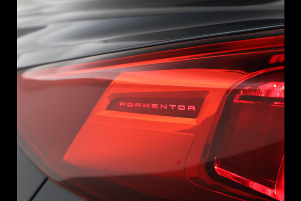 CUPRA Formentor 1.4 e-Hybrid 245 PK + SPORTUITLAAT | 19 INCH SFEERVERL. | CAMERA | STOELVERW. | STUURVERW. | VIRTUAL