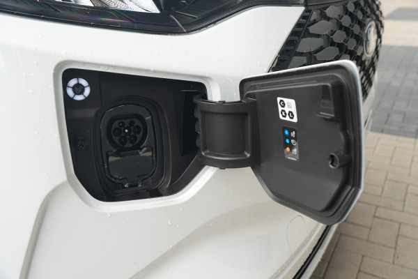 Ford E-Transit Custom 320 L1H1 Limited 71 kWh 218pk - 2x Schuifdeur - Trekhaak - Camera - Carplay - Rijklaar