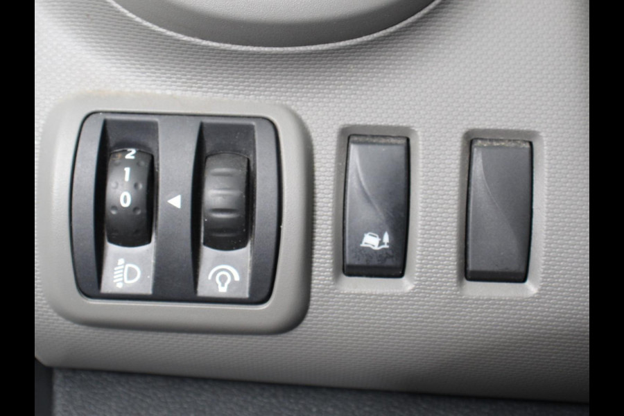 Renault Trafic Passenger 1.6 dCi Zen Energy 9persoons PERSONENBUS Prijs incl. btw/bpm Airco Trekhaak Radio Elektrische pakket