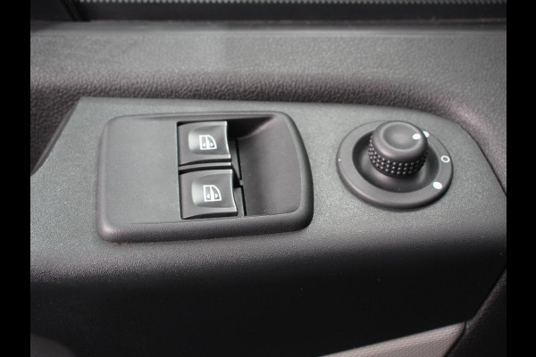 Renault Trafic Passenger 1.6 dCi Zen Energy 9persoons PERSONENBUS Prijs incl. btw/bpm Airco Trekhaak Radio Elektrische pakket