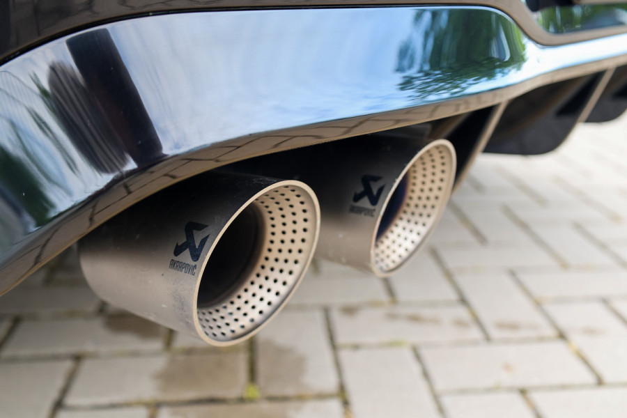Volkswagen Golf 2.0 TSI R 4Motion | PANO | AKRAPOVIC | DODE HOEK | STUURVERW | IQ-LIGHT |