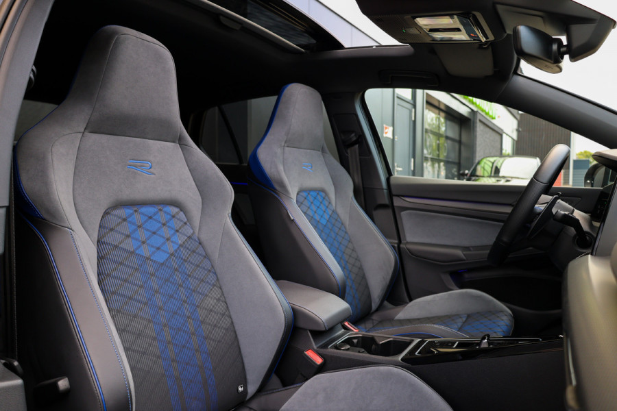 Volkswagen Golf 2.0 TSI R 4Motion | PANO | AKRAPOVIC | DODE HOEK | STUURVERW | IQ-LIGHT |