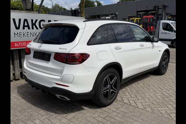 Mercedes-Benz GLC 300e 4MATIC AMG Line 19"/Luchtvering/Matrix LED/Keyless/Memory + stoelverwarming/Sfeerverlichting/Elektrische klep/Apple Carplay & Android Auto
