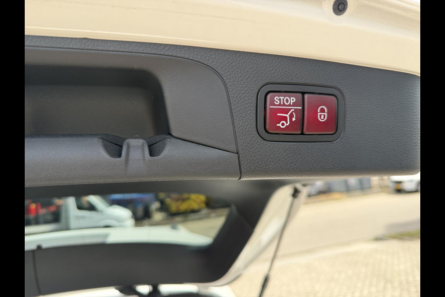 Mercedes-Benz GLC 300e 4MATIC AMG Line 19"/Luchtvering/Matrix LED/Keyless/Memory + stoelverwarming/Sfeerverlichting/Elektrische klep/Apple Carplay & Android Auto