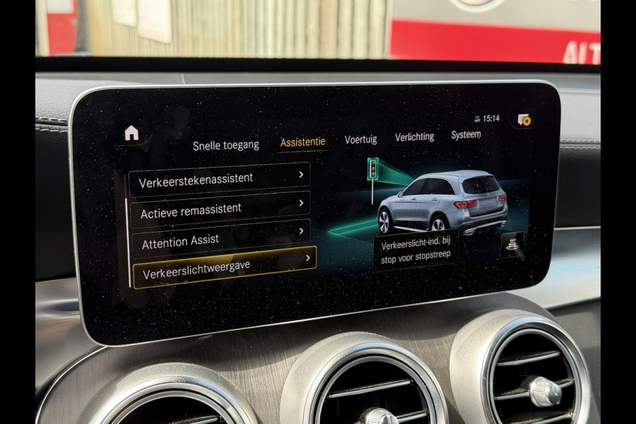 Mercedes-Benz GLC 300e 4MATIC AMG Line 19"/Luchtvering/Matrix LED/Keyless/Memory + stoelverwarming/Sfeerverlichting/Elektrische klep/Apple Carplay & Android Auto