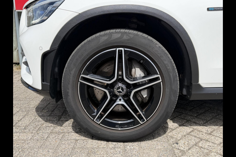 Mercedes-Benz GLC 300e 4MATIC AMG Line 19"/Luchtvering/Matrix LED/Keyless/Memory + stoelverwarming/Sfeerverlichting/Elektrische klep/Apple Carplay & Android Auto