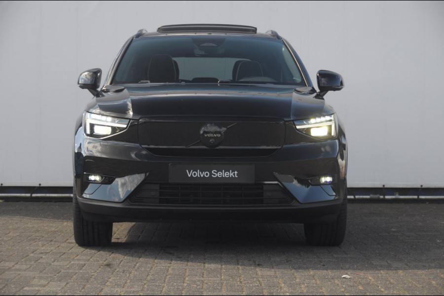 Volvo EX40 252PK Automaat Ext. Range Ultra Black Edition / Adaptieve koplampen / Panoramadak / 360 Camera / Apple carplay / Android auto / Elektrisch bedienbare voorstoelen / Pilot assist / Adaptive cruise control / Harman kardon audio / Stoelverwarming voor / Warmtepomp