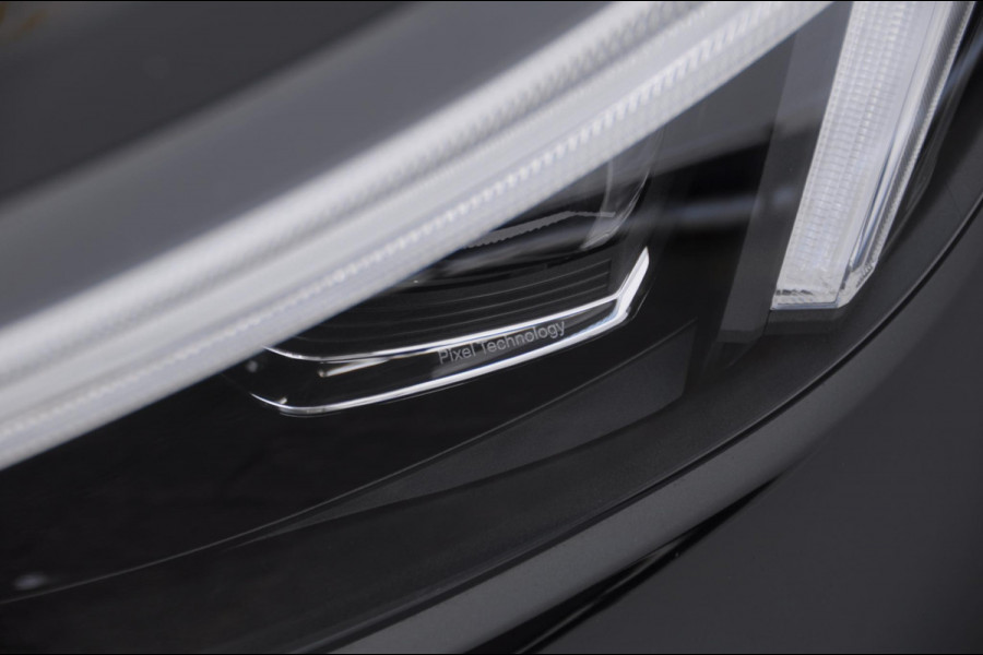 Volvo EX40 252PK Automaat Ext. Range Ultra Black Edition / Adaptieve koplampen / Panoramadak / 360 Camera / Apple carplay / Android auto / Elektrisch bedienbare voorstoelen / Pilot assist / Adaptive cruise control / Harman kardon audio / Stoelverwarming voor / Warmtepomp
