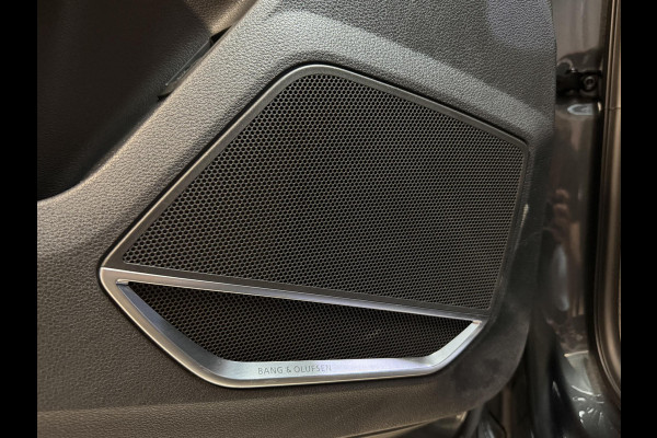 Audi Q3 Sportback 45 TFSI e S Edition 20"/B&O/Panoramadak/Leder/Matrix LED/Dodehoek/Adaptieve cruise/Sfeerverlichting/Camera/Elektrische klep