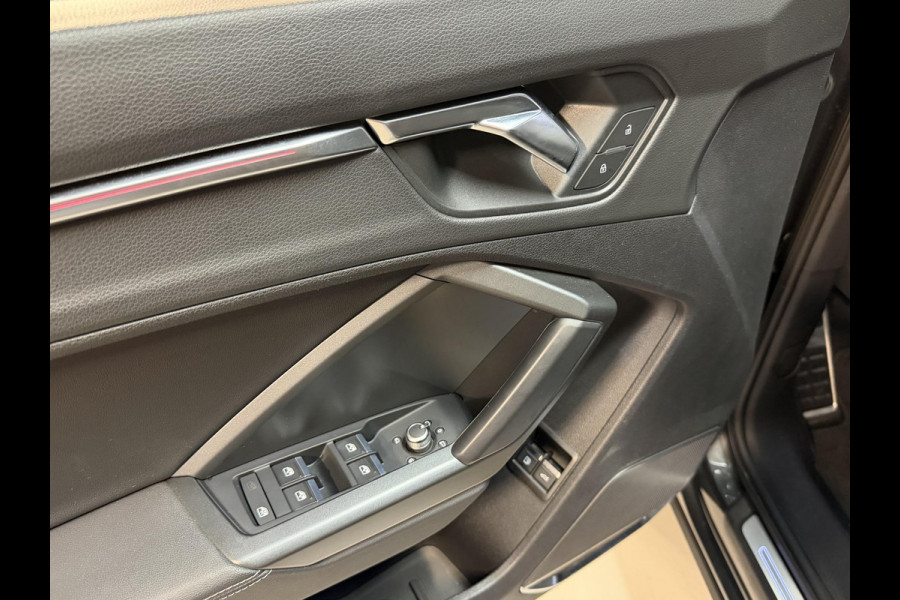Audi Q3 Sportback 45 TFSI e S Edition 20"/B&O/Panoramadak/Leder/Matrix LED/Dodehoek/Adaptieve cruise/Sfeerverlichting/Camera/Elektrische klep