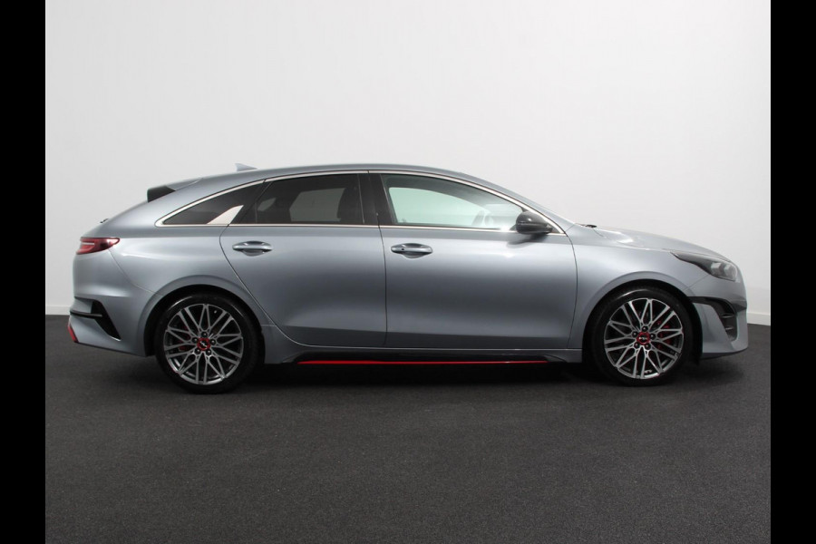 Kia ProCeed 1.6 T-GDi 204pk! Automaat GT Navigatie Apple CarPlay /  Android Auto Camera Adaptieve Cruise Control Stoelverwarming Keyless Entery DAB Parkeersensoren