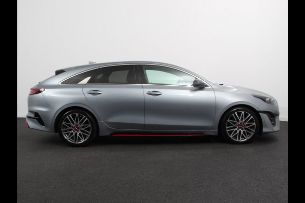 Kia ProCeed 1.6 T-GDi 204pk! Automaat GT Navigatie Apple CarPlay /  Android Auto Camera Adaptieve Cruise Control Stoelverwarming Keyless Entery DAB Parkeersensoren