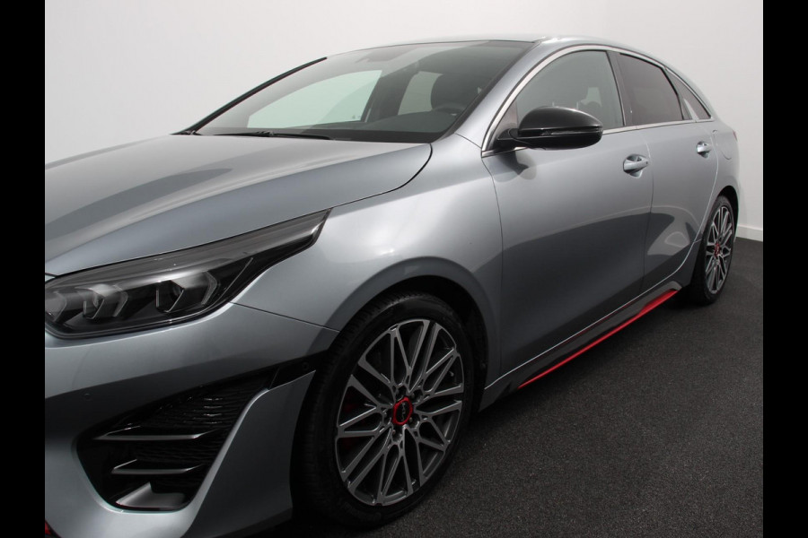 Kia ProCeed 1.6 T-GDi 204pk! Automaat GT Navigatie Apple CarPlay /  Android Auto Camera Adaptieve Cruise Control Stoelverwarming Keyless Entery DAB Parkeersensoren