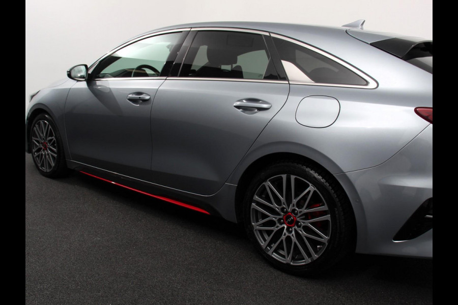 Kia ProCeed 1.6 T-GDi 204pk! Automaat GT Navigatie Apple CarPlay /  Android Auto Camera Adaptieve Cruise Control Stoelverwarming Keyless Entery DAB Parkeersensoren