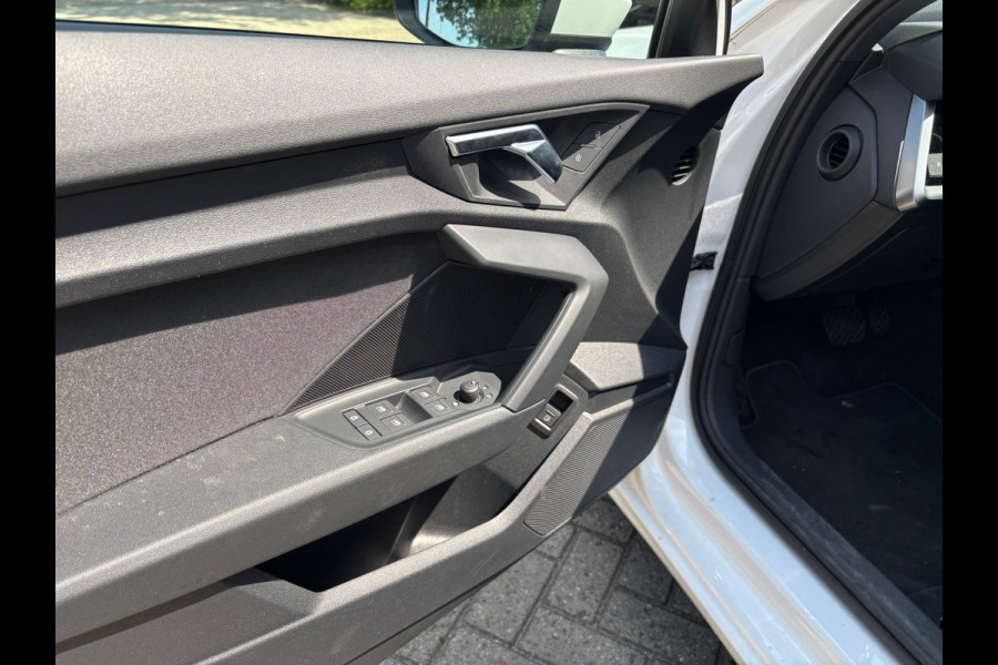 Audi A3 Sportback 1.4 40 TFSI e 204 PK PHEV S-Tronic Virtual cockpit 16 inch LM velgen Business pack Navigatie Keyless advanced