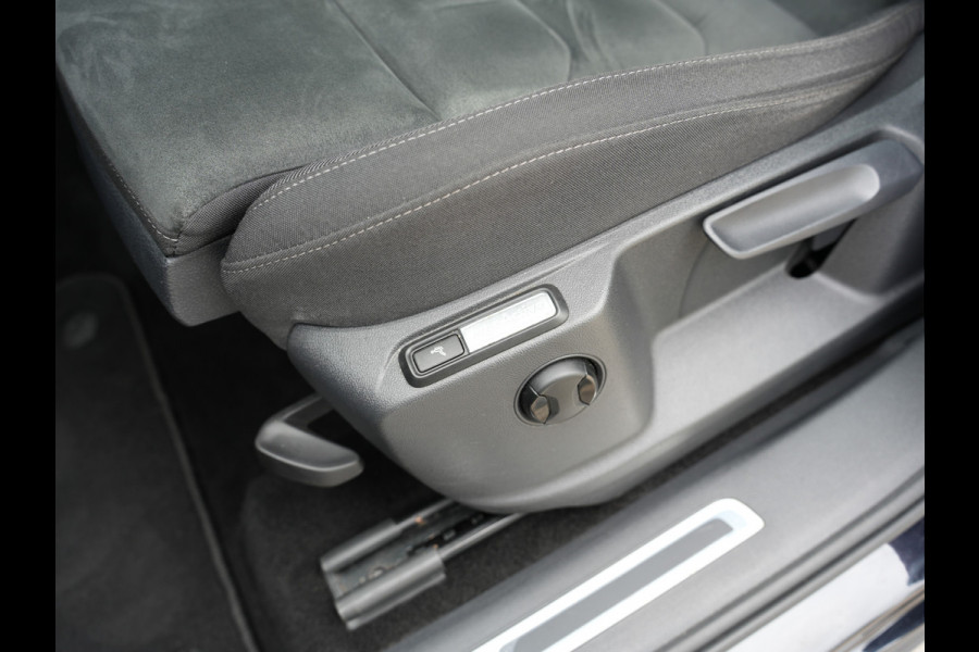 Volkswagen Tiguan 1.5 TSI ACT Comfortline Business | Panorama dak | Adaptive Cruise | Stoelverwarming