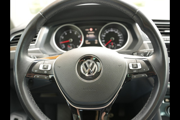 Volkswagen Tiguan 1.5 TSI ACT Comfortline Business | Panorama dak | Adaptive Cruise | Stoelverwarming