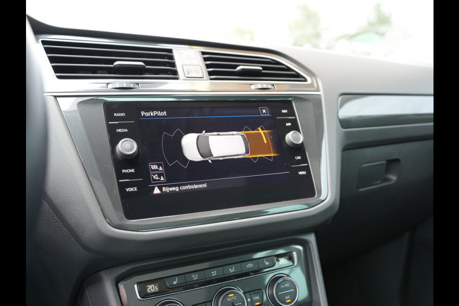 Volkswagen Tiguan 1.5 TSI ACT Comfortline Business | Panorama dak | Adaptive Cruise | Stoelverwarming