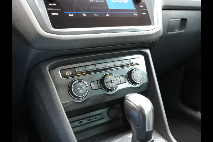 Volkswagen Tiguan 1.5 TSI ACT Comfortline Business | Panorama dak | Adaptive Cruise | Stoelverwarming