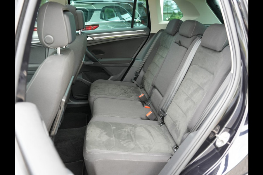 Volkswagen Tiguan 1.5 TSI ACT Comfortline Business | Panorama dak | Adaptive Cruise | Stoelverwarming