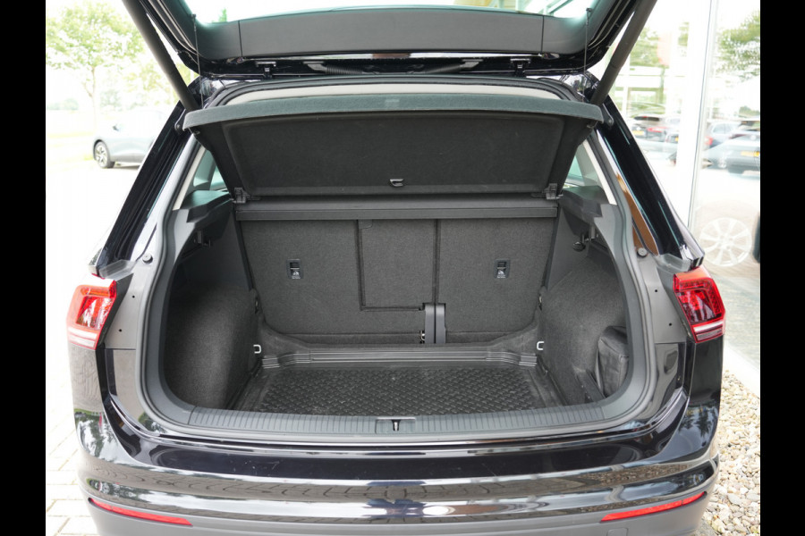 Volkswagen Tiguan 1.5 TSI ACT Comfortline Business | Panorama dak | Adaptive Cruise | Stoelverwarming