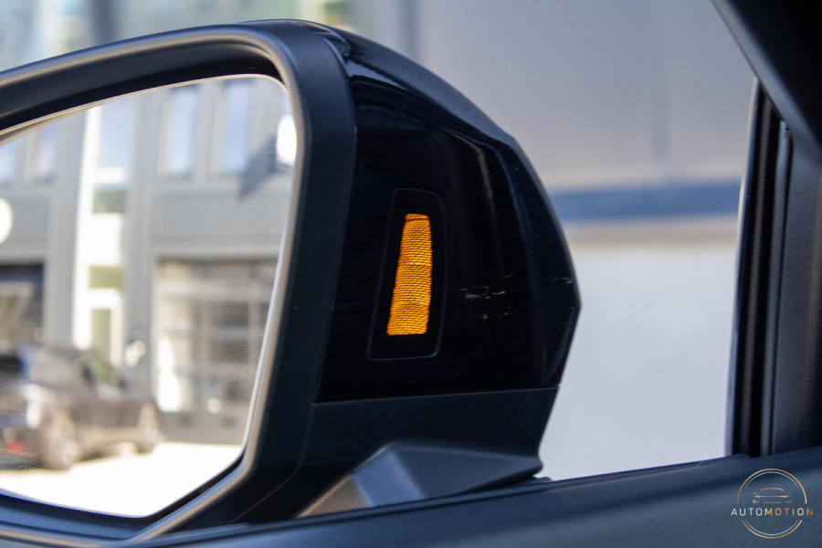 Audi Q3 Sportback 45 TFSIe S line B&O Camera Sfeerverlichting Trekhaak Rode Stiksels