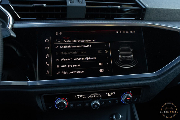 Audi Q3 Sportback 45 TFSIe S line B&O Camera Sfeerverlichting Trekhaak Rode Stiksels