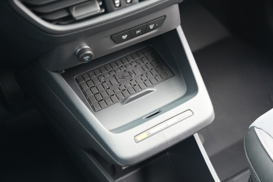 Ford E-Transit Courier Limited 44 kWh 136pk - Trekhaak - Stoel/Stuurverwarming - ACC - Blindspot - Camera - Rijklaar
