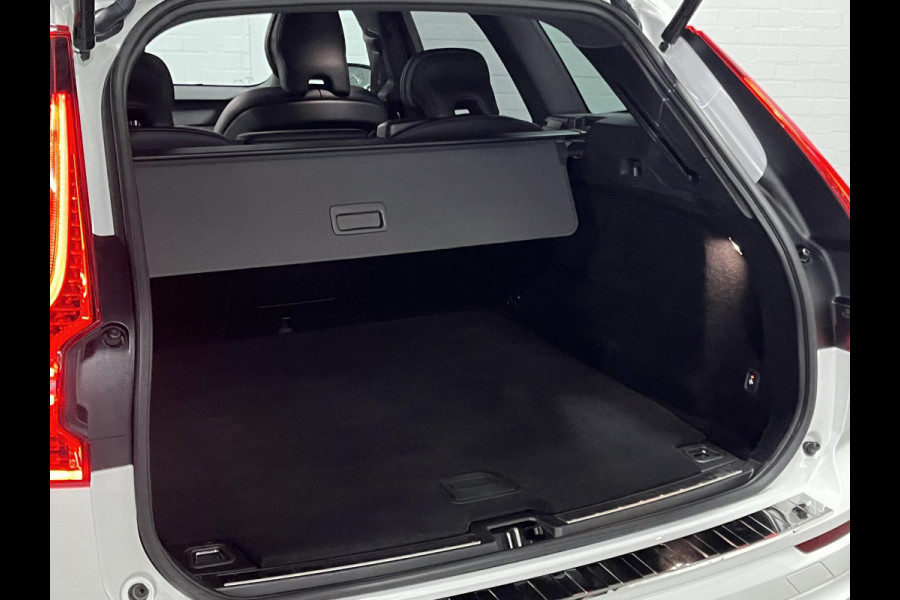 Volvo XC60 2.0 T6 Plug-in hybrid AWD Ultimate Dark Trekhaak | Bowers & Wilkins | Adapt. cruise | Open dak | 360 camera | Head-up | Stoel-/stuurverwarming | Memory