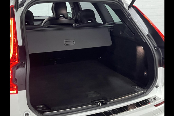 Volvo XC60 2.0 T6 Plug-in hybrid AWD Ultimate Dark Trekhaak | Bowers & Wilkins | Adapt. cruise | Open dak | 360 camera | Head-up | Stoel-/stuurverwarming | Memory