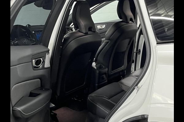 Volvo XC60 2.0 T6 Plug-in hybrid AWD Ultimate Dark Trekhaak | Bowers & Wilkins | Adapt. cruise | Open dak | 360 camera | Head-up | Stoel-/stuurverwarming | Memory