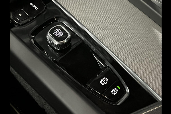Volvo XC60 2.0 T6 Plug-in hybrid AWD Ultimate Dark Trekhaak | Bowers & Wilkins | Adapt. cruise | Open dak | 360 camera | Head-up | Stoel-/stuurverwarming | Memory