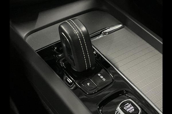 Volvo XC60 2.0 T6 Plug-in hybrid AWD Ultimate Dark Trekhaak | Bowers & Wilkins | Adapt. cruise | Open dak | 360 camera | Head-up | Stoel-/stuurverwarming | Memory